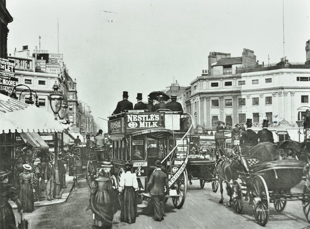 Oxford Circus, Westminster LB: ser øst, 1895 af English Photographer
