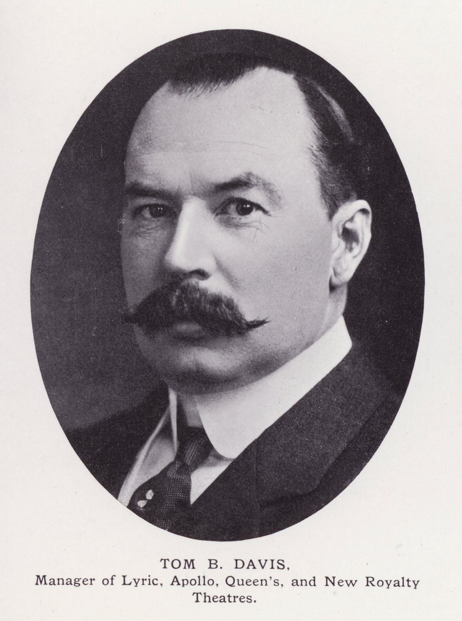 Prominent Men of London: Tom B Davis (s/h-billede) af English Photographer