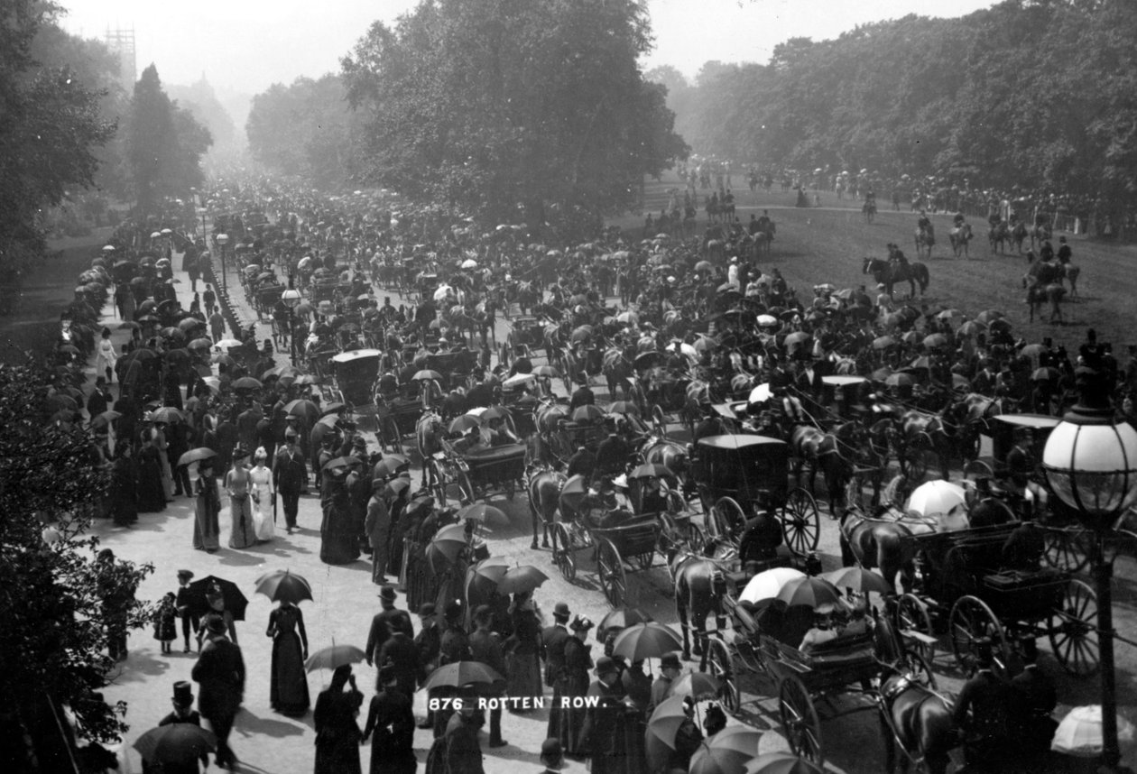 Rotten Row i Hyde Park, London, ca. 1890 af English Photographer