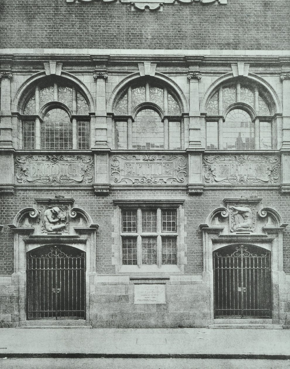 Shoreditch Public Baths: eksteriør, 1898 af English Photographer