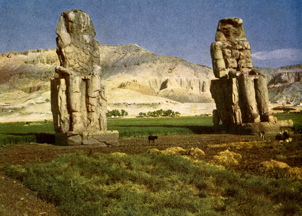 Kolosserne af Memnon, nær Theben, Egypten. af English Photographer