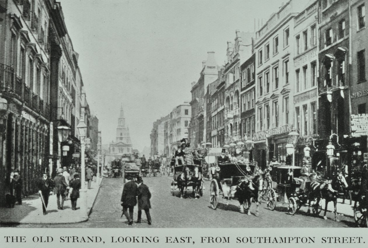 The Old Strand, set mod øst, fra Southampton Street, ca. 1890 af English Photographer