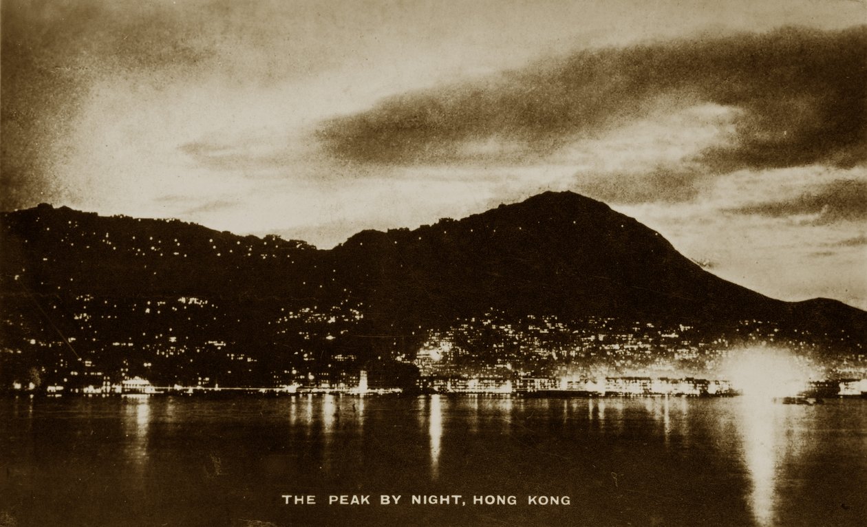 The Peak at night, Hong Kong, fra et album med fotografier relateret til tjenesten for Pte H. Chick, 1940 af English Photographer