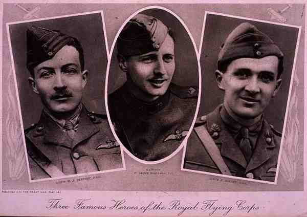 Tre berømte helte fra Royal Flying Corps, for "The Great War", ca. 1917 (fotogravure) af English Photographer