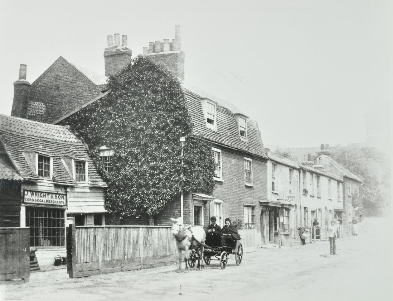 Tottenham Lane, Hornsey: forhøjninger, ca. 1890 af English Photographer