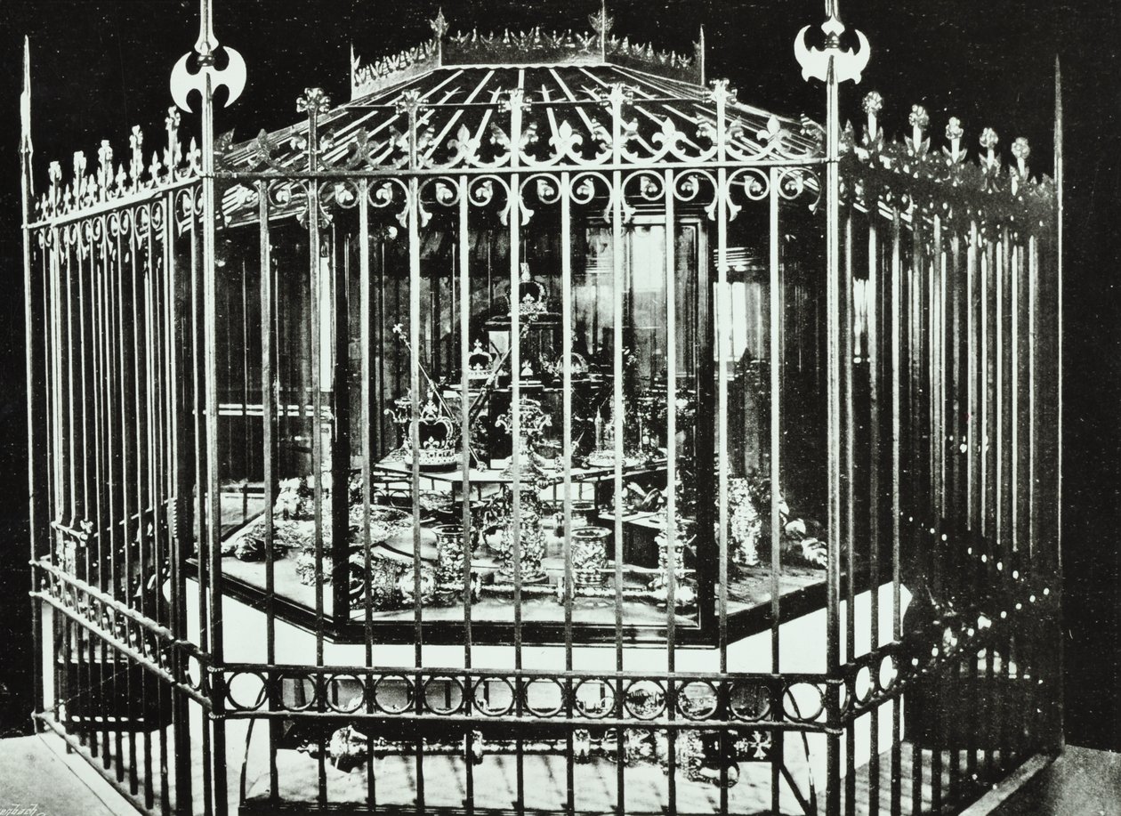 Tower of London, Tower Hill: Kronjuveler, 1890 af English Photographer