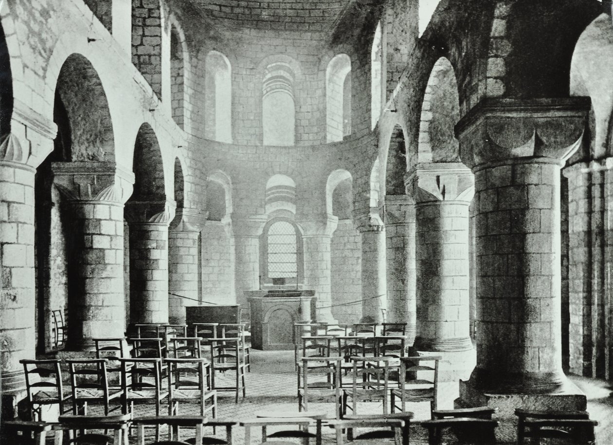 Tower of London, Tower Hill: Saint Johns Chapel, 1890 af English Photographer