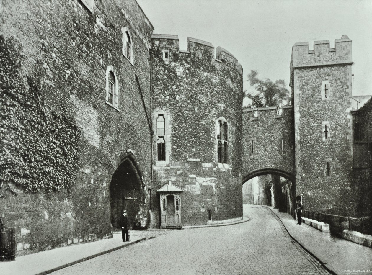 Tower of London, Tower Hill: The Bloody Tower, 1890 af English Photographer
