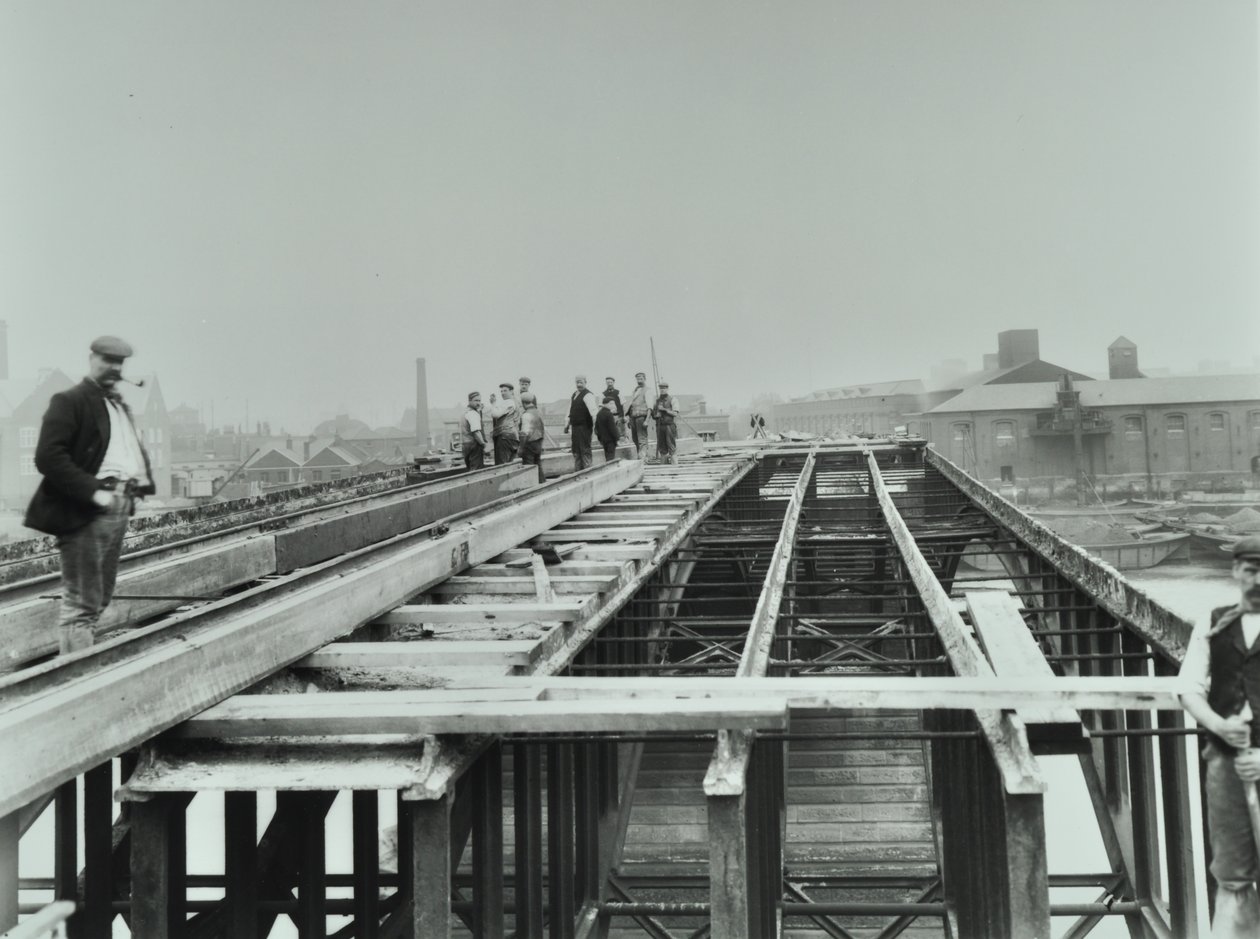 Vauxhall Bridge: nedrivning, 1898 af English Photographer