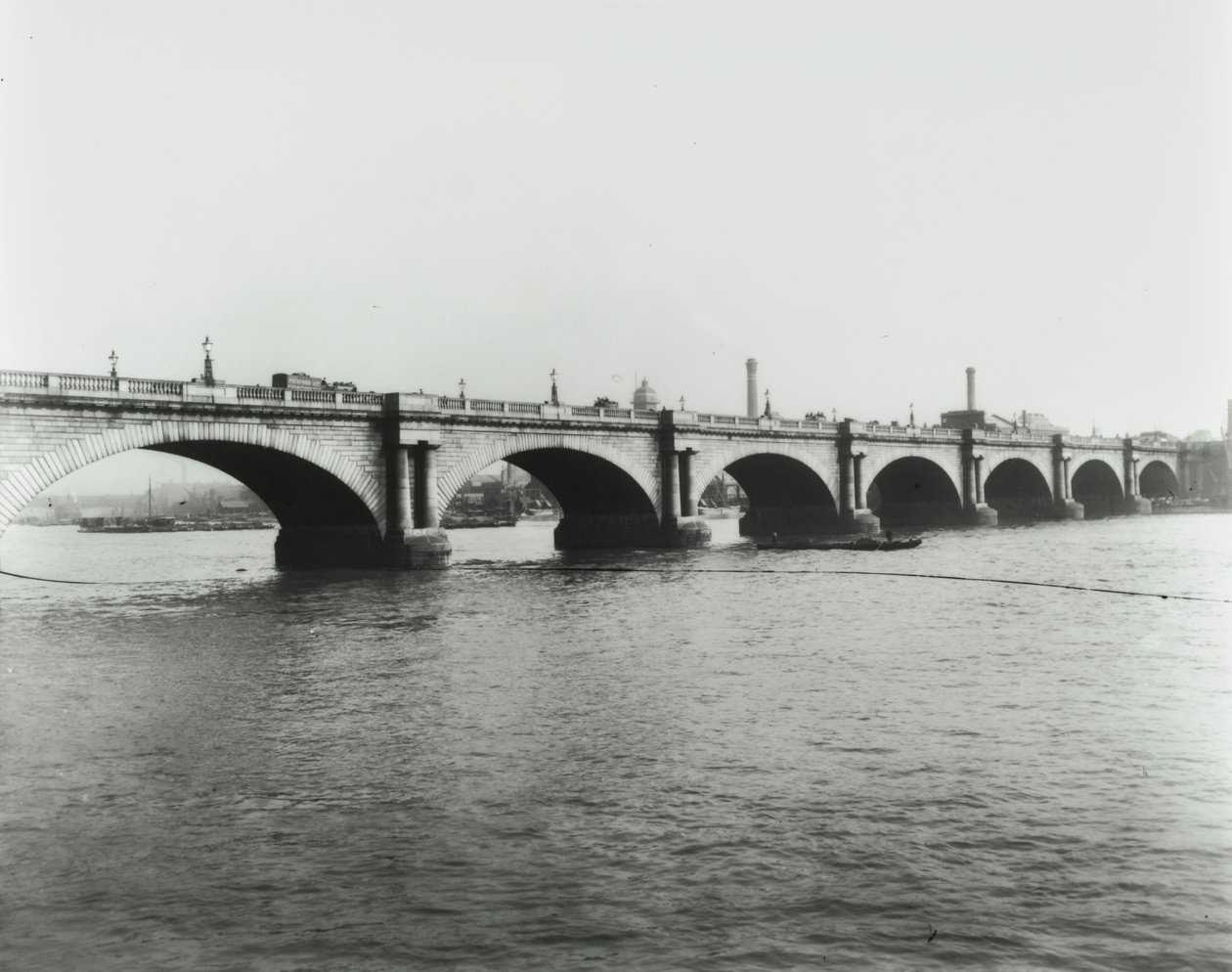 Waterloo Bridge: udsigt fra den nordlige bred, 1895 af English Photographer