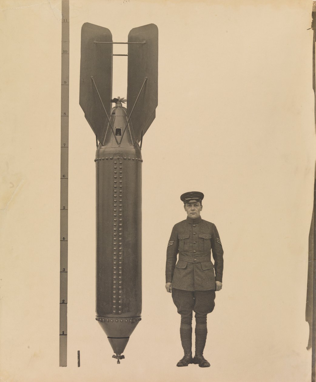 What Berlin Missed, 1918 (sølv gelatinetryk) af English Photographer