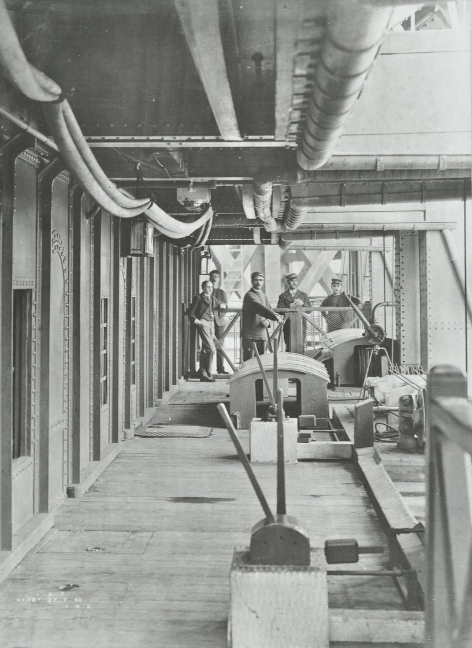 Woolwich Færge: nordponton hydraulisk løftestangsplatform, 1896 af English Photographer