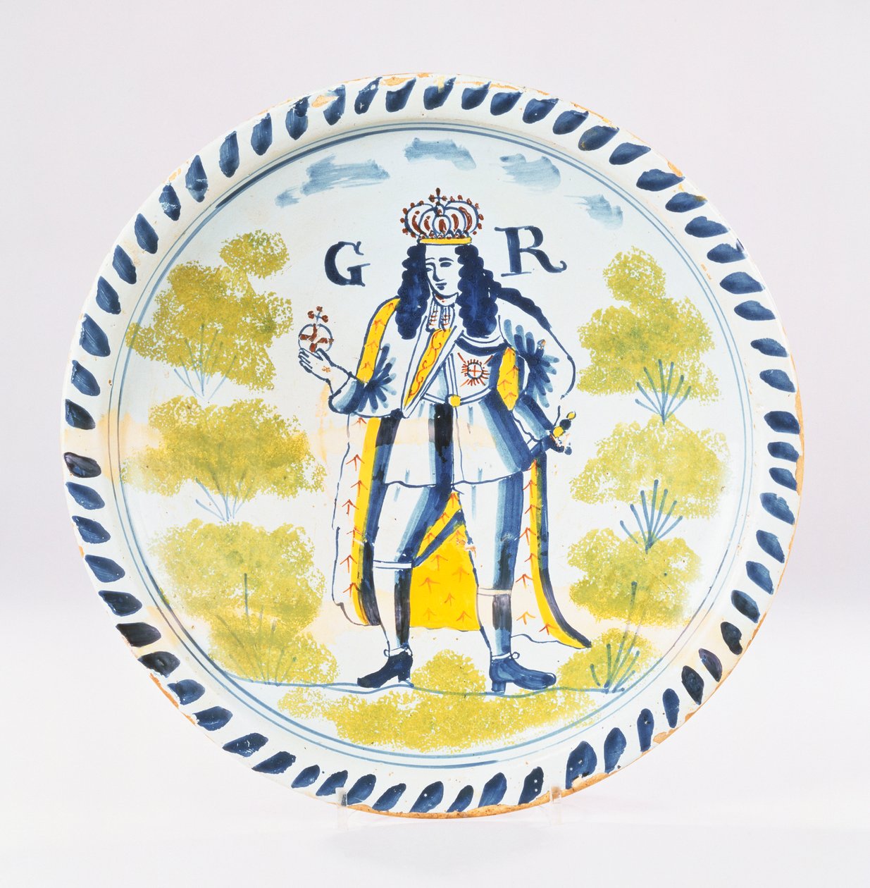 En Bristol Delft polykrom kongelig portrætoplader malet med et fuldlængde portræt af George I i formelle gevandter, ca. 1720 (keramik) af English School