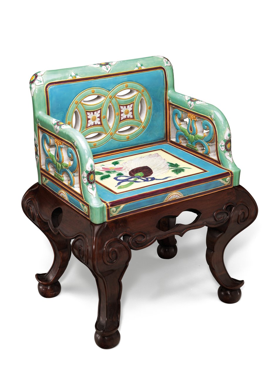 En Minton majolica æstetisk turkis og havskum-grøn jordlænestol, ca. 1865 af English School