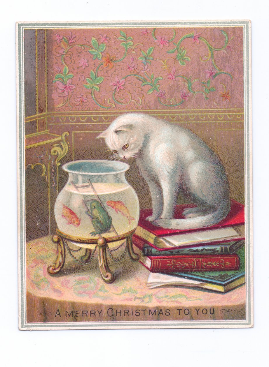 Et victoriansk julekort af en kat, der sidder på en stak bøger og kigger ned i en guldfiskeskål, ca. 1880 (farvelitografi) af English School