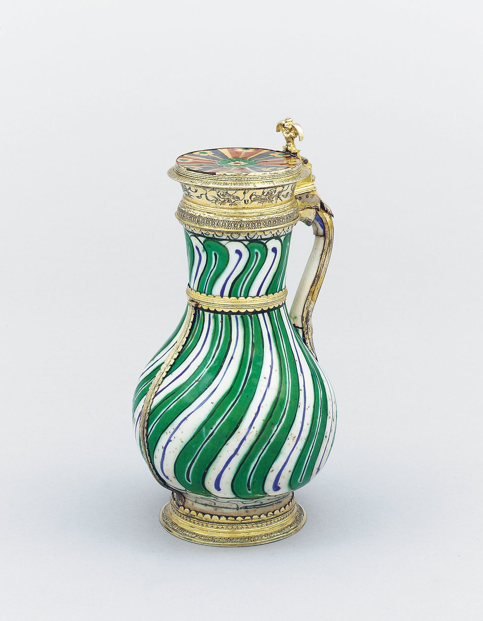 En Elizabeth I sølv-forgyldt monteret Iznik kande, 1586 af English School