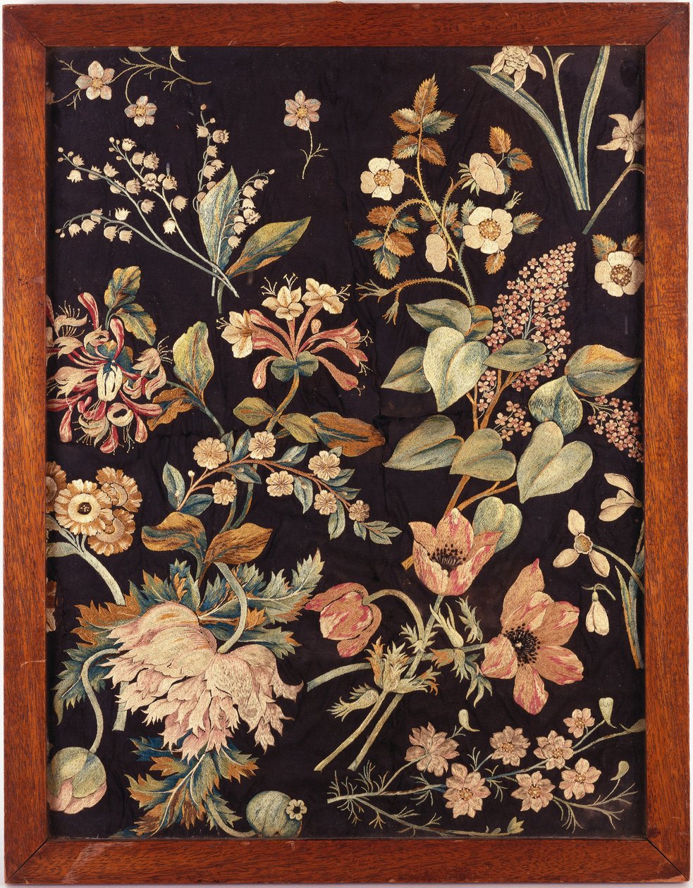 Et broderet panel i stil med fru Delany af English School