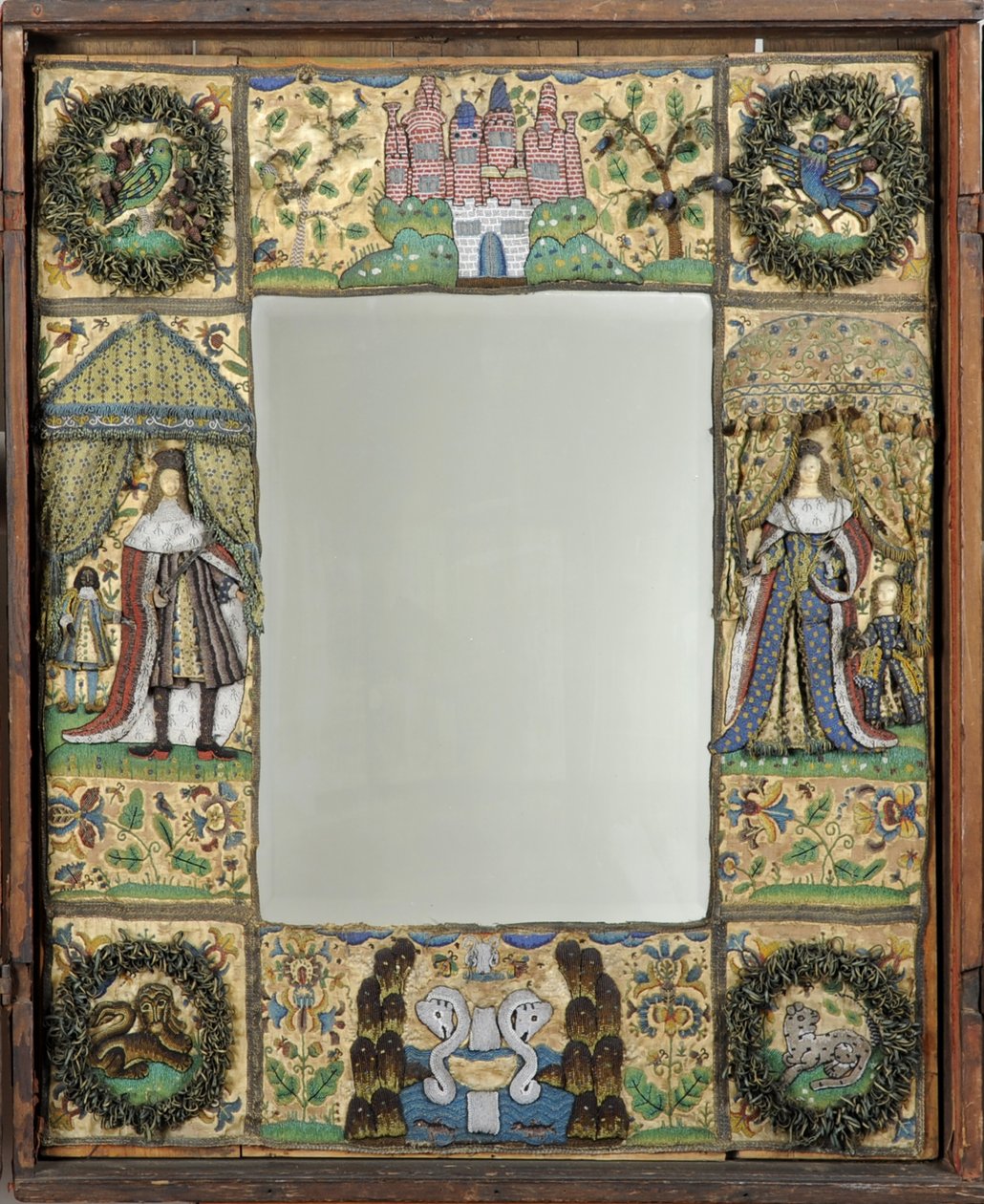 Perleværksspejl, ca. 1672-79 (silke-, metal- og lædertråde med glasperler og spangles på silke-satin slebet beklædt med eg) af English School