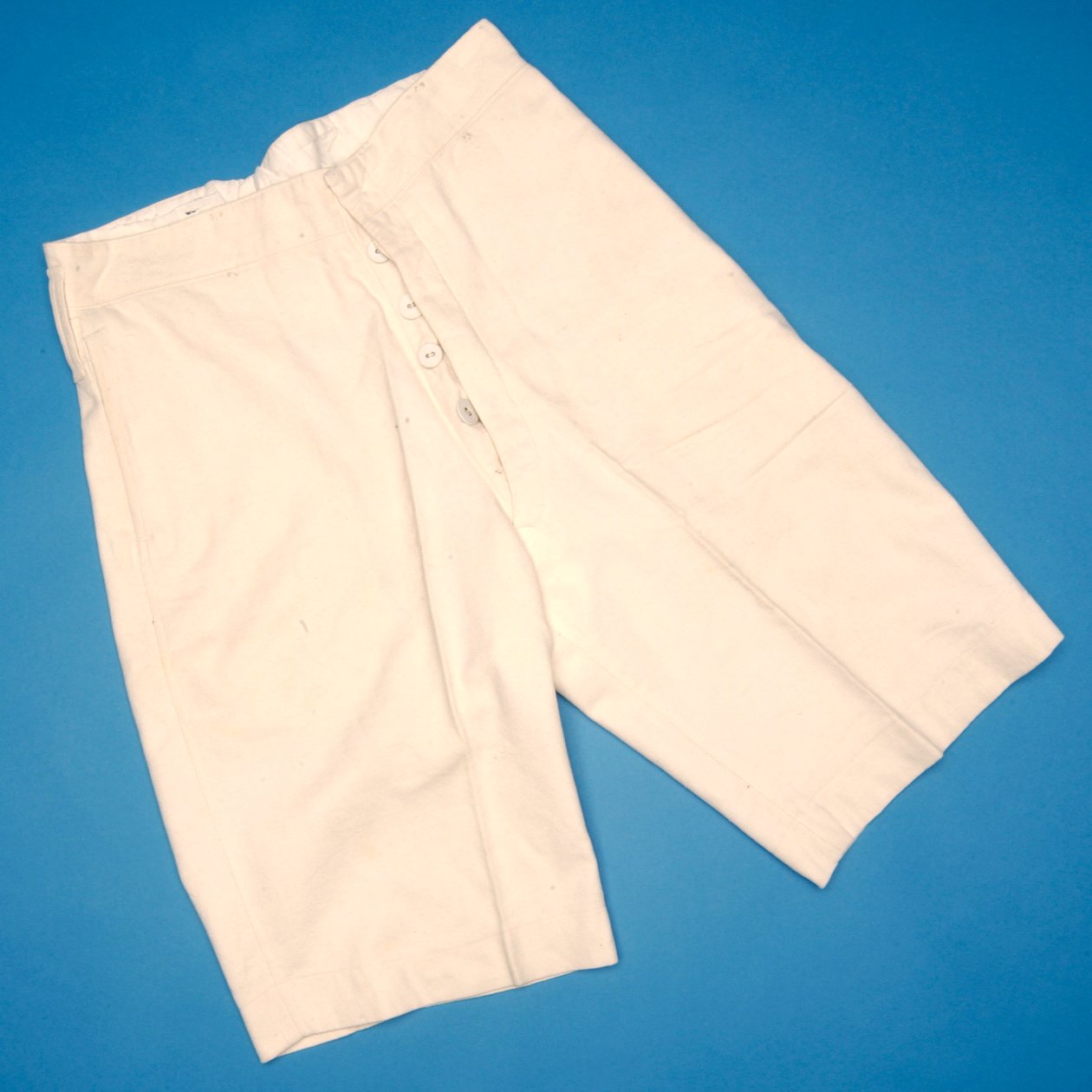 Cremefarvet flannelshorts, tidligt i det 20. århundrede (bomuld) af English School