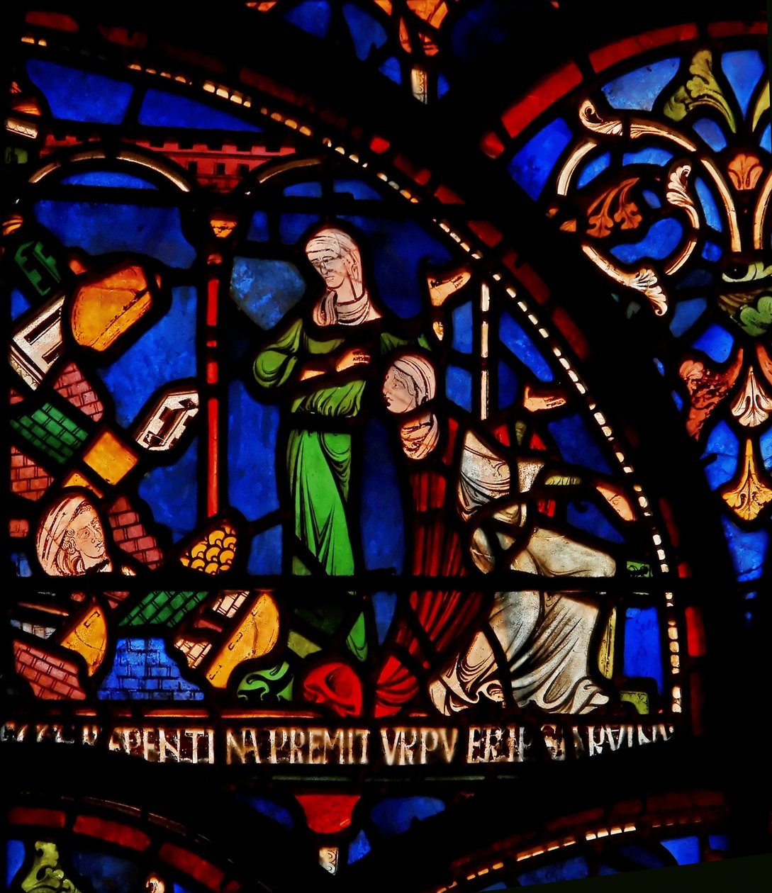 Detalje fra Miracle Window, der viser en mur, der falder på spædbarnet Geoffrey af Winchester af English School
