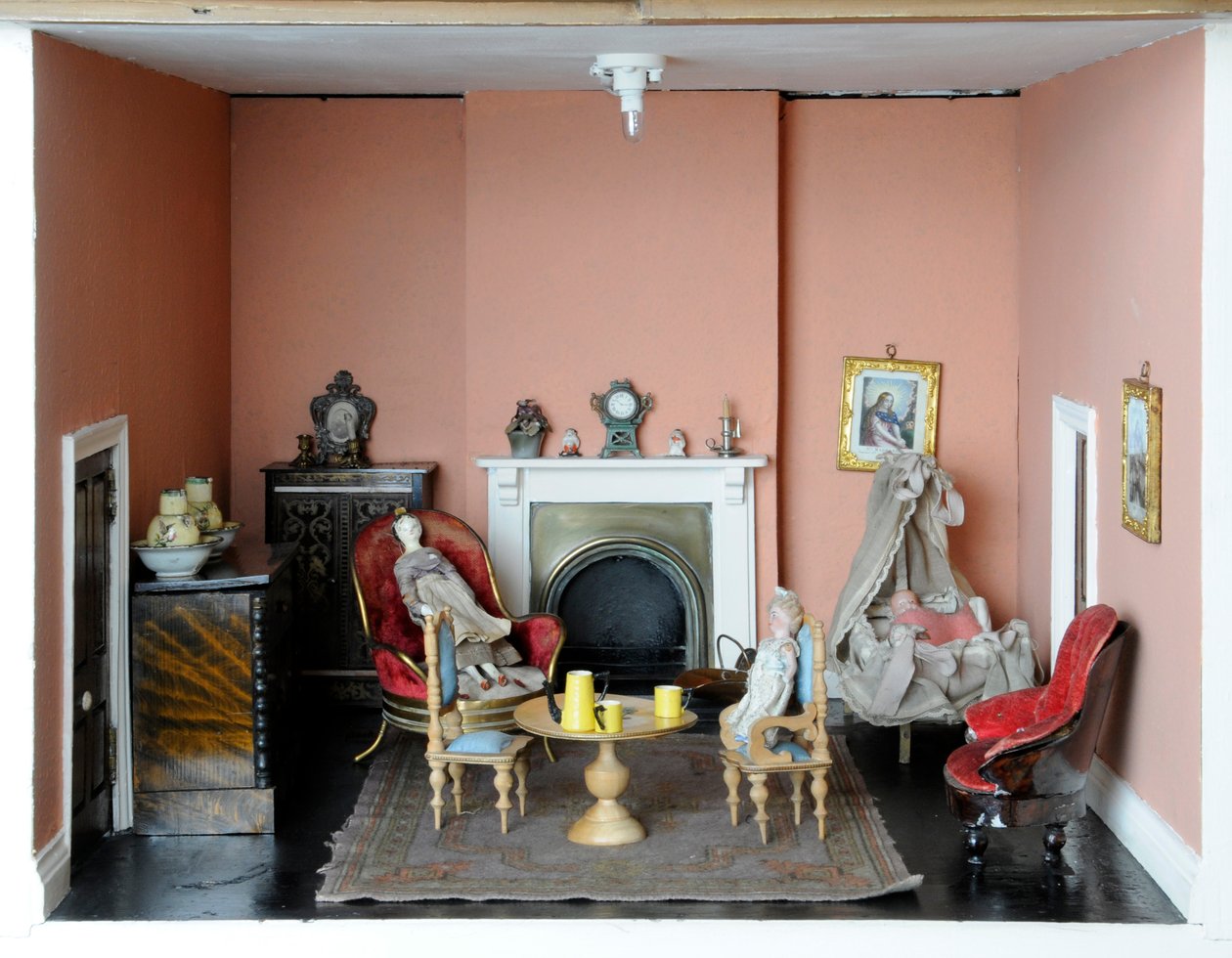 Dukkehus af English School