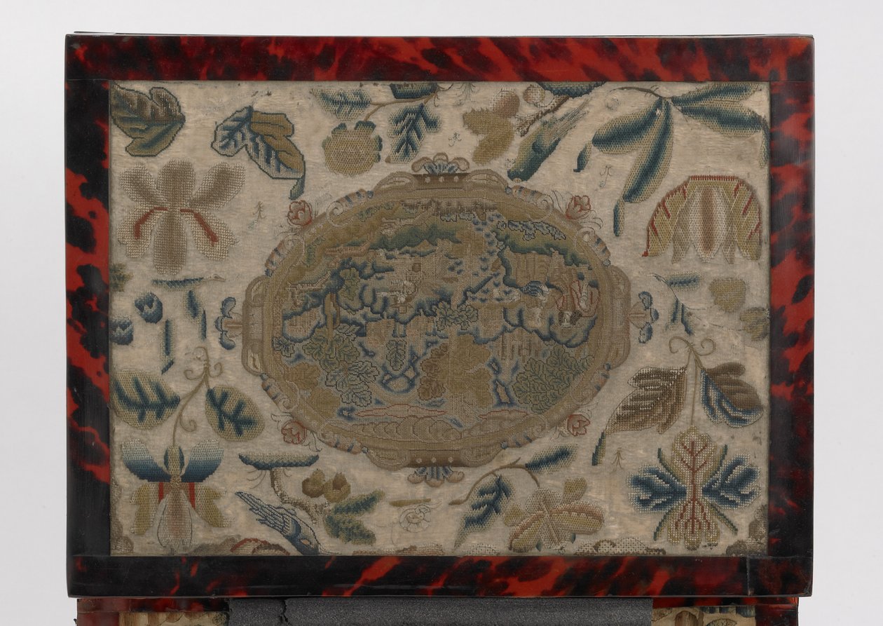 Broderet kiste, ca. 1660 (silke, lærred, træ, skildpadde og sølvbeslag) af English School