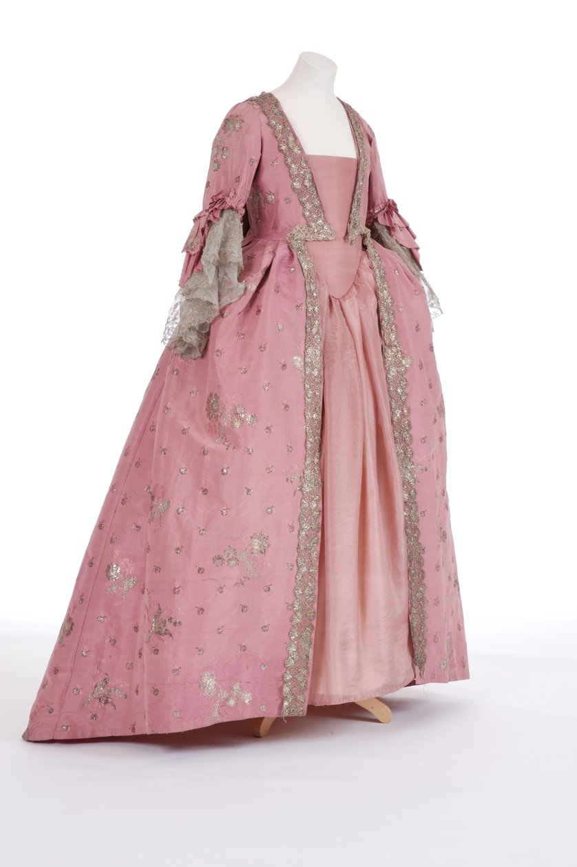 Set forfra af en sækkekjole, 1750
