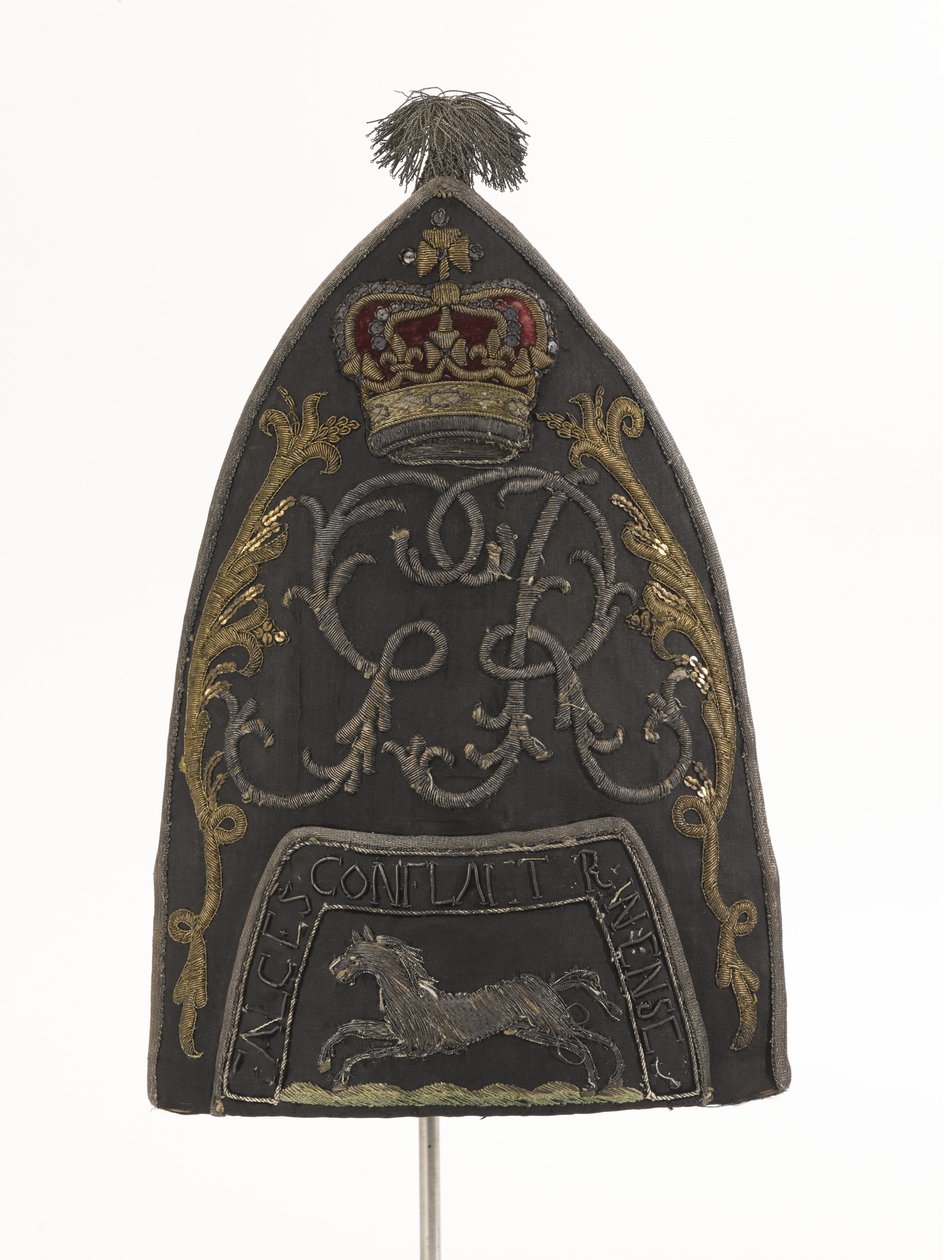 Grenadier kasket, South Bn, Hampshire Militia, båret af Lt J B Harrison af English School