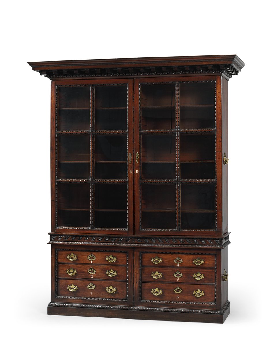 En af et par George II biblioteksbogkasser, ca. 1750 af English School