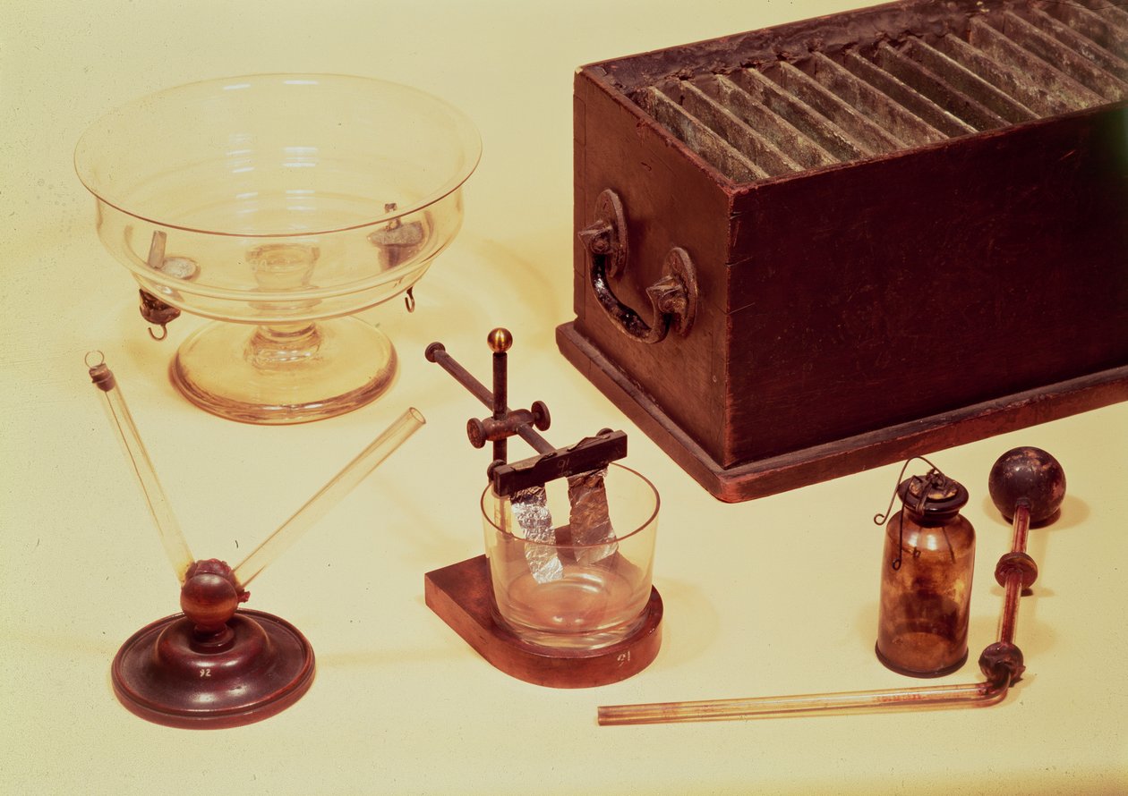 Originalt udstyr brugt af Sir Humphry Davy (1778-1829) i hans elektrokemiske eksperiment, begyndelsen af det 19. århundrede af English School