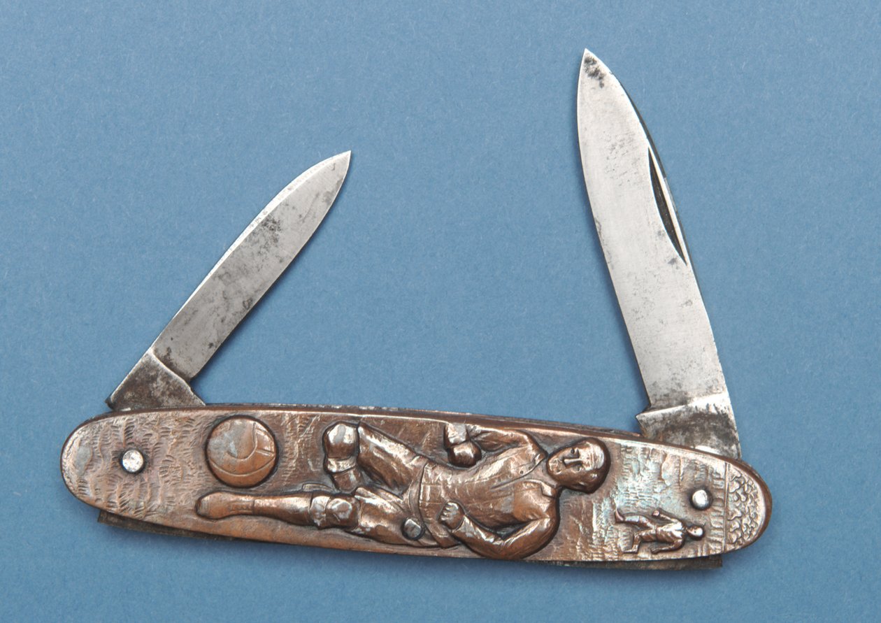 Pennekniv med fodbolddesign (metal) af English School