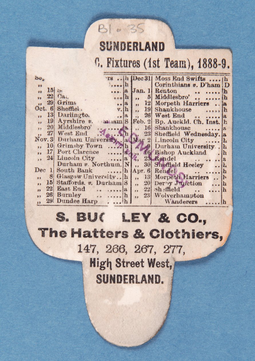 Bagsiden af Cant be Beaten. Spil Up Sunderland. Buckleys hatte af English School
