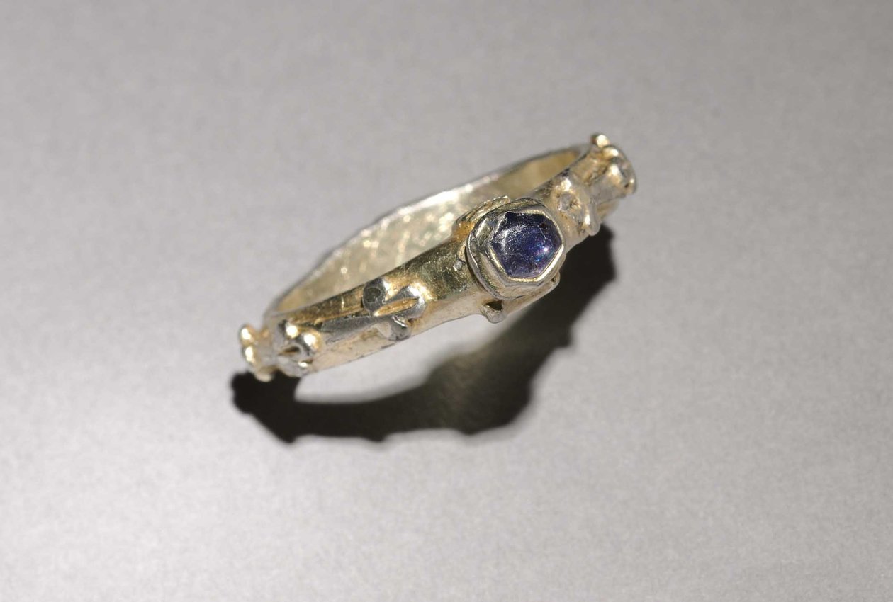 Ring, 1300-tallet af English School