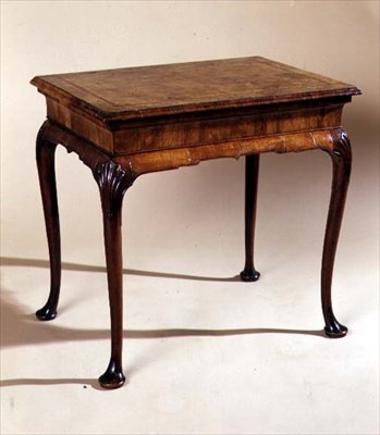 Sidebord, ca.1710 (valnød) af English School
