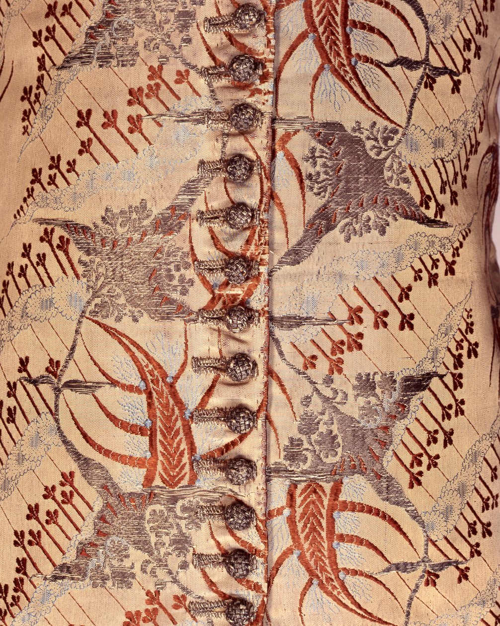 Ærmet vest, ca. 1705-15 (silke og brokade) af English School