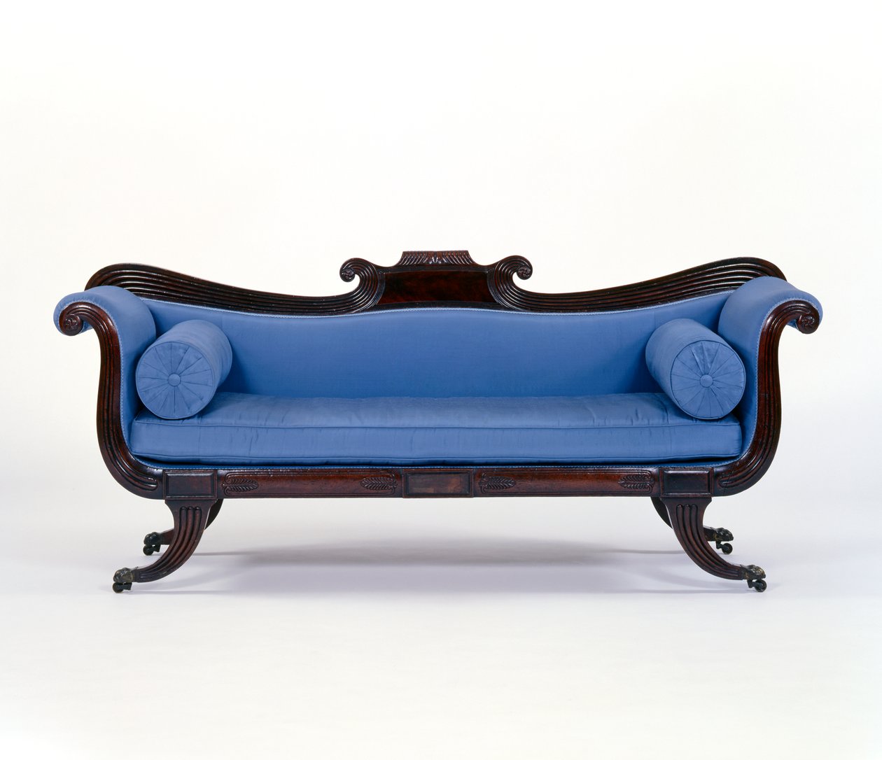 Sofa, ca. 1830 (mahogni og silke) af English School