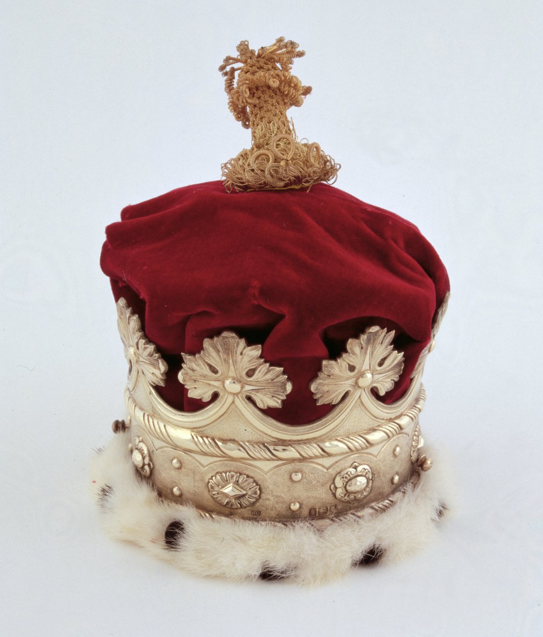 Hertuginden af Norfolks Coronet (forgyldt sølv, fløjl og hermelin) af English School
