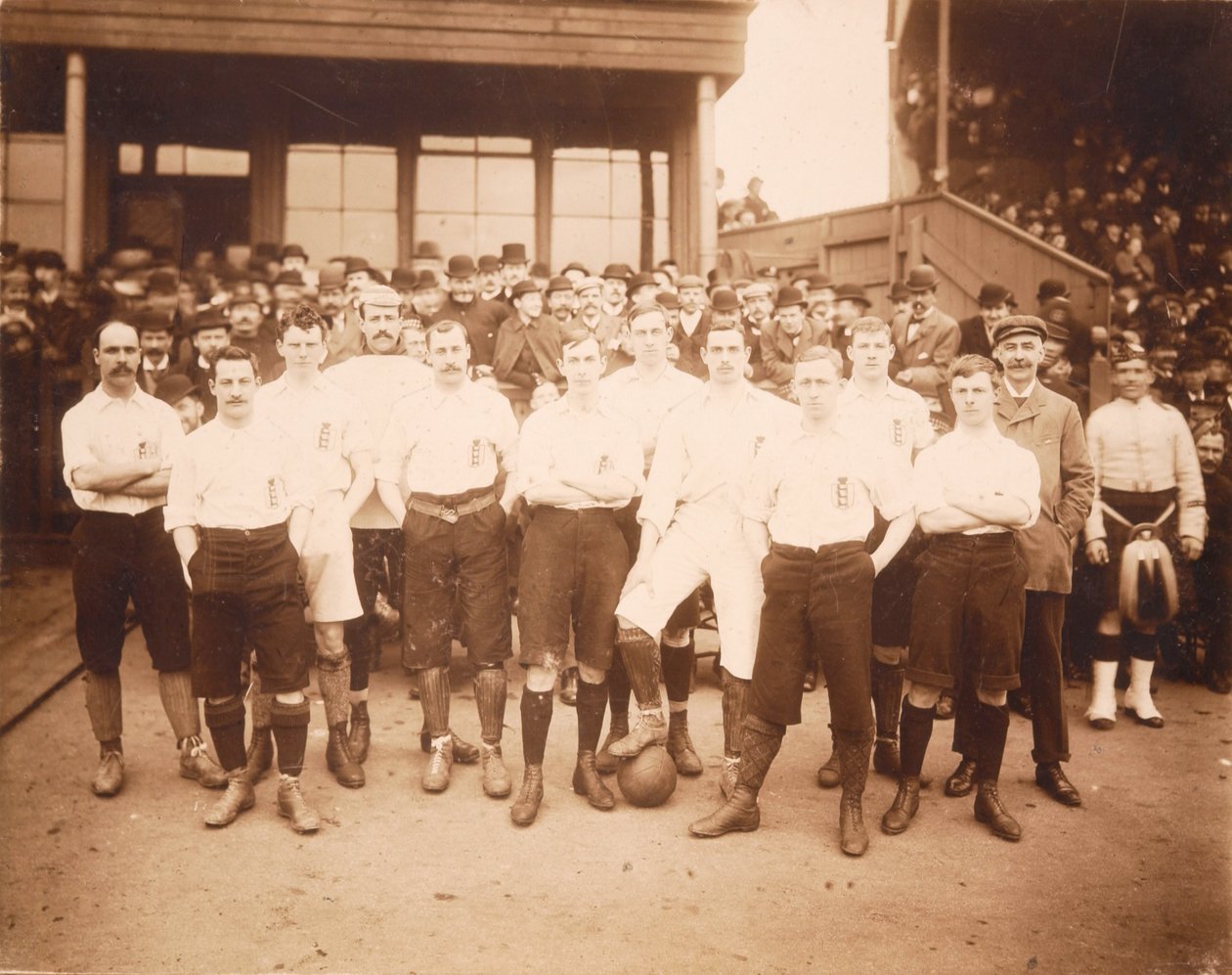 Det engelske hold, der spillede mod Skotland i Glasgow, 2. april 1892 af English School