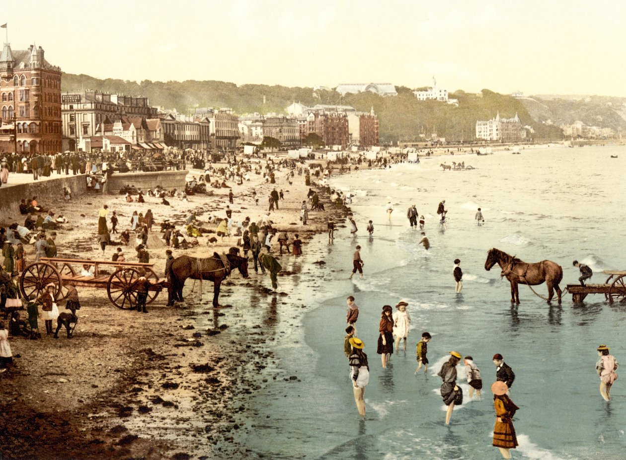 Stranden, Douglas (håndfarvet foto) af English School