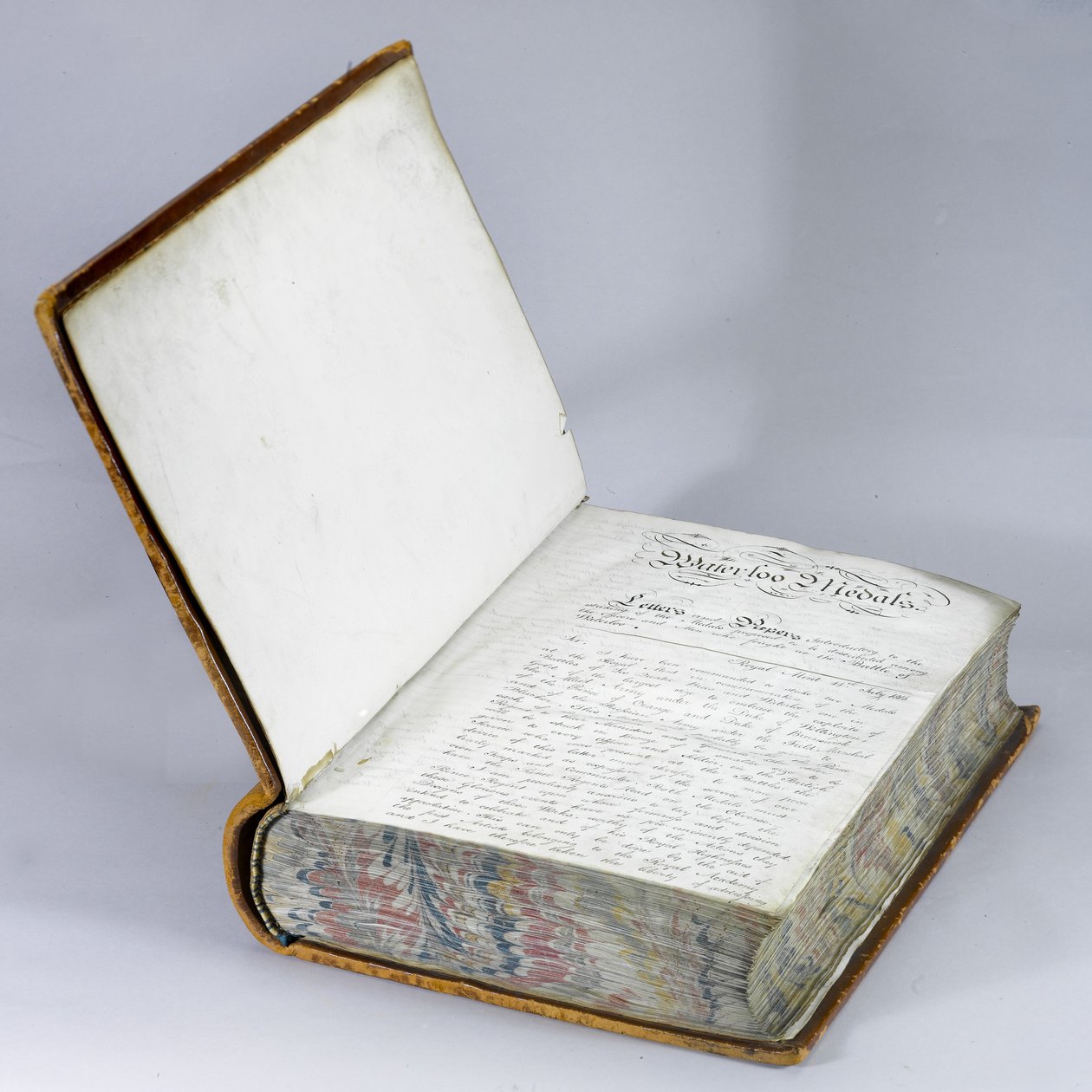Waterloo Medal Roll, ca. 1815 (pen & blæk på papir i et læderindbundet bind) af English School