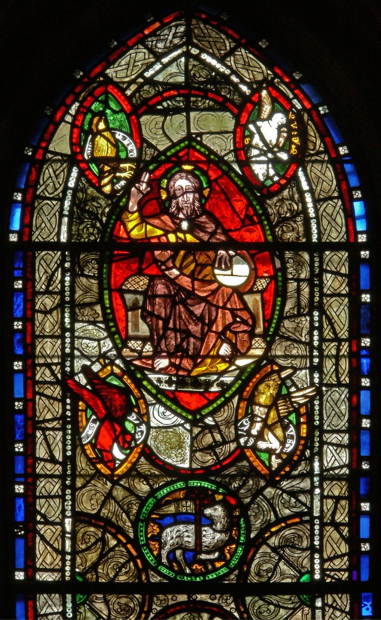 Vindue S, der viser Kristus i Majestæt omgivet af evangelistsymboler af English School