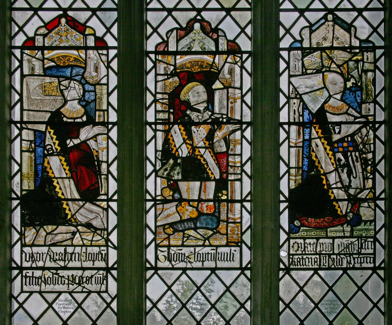 Vindue w2 viser Elizabeth Pigot, Sir Thomas Clopton, Catherine Mylde af English School