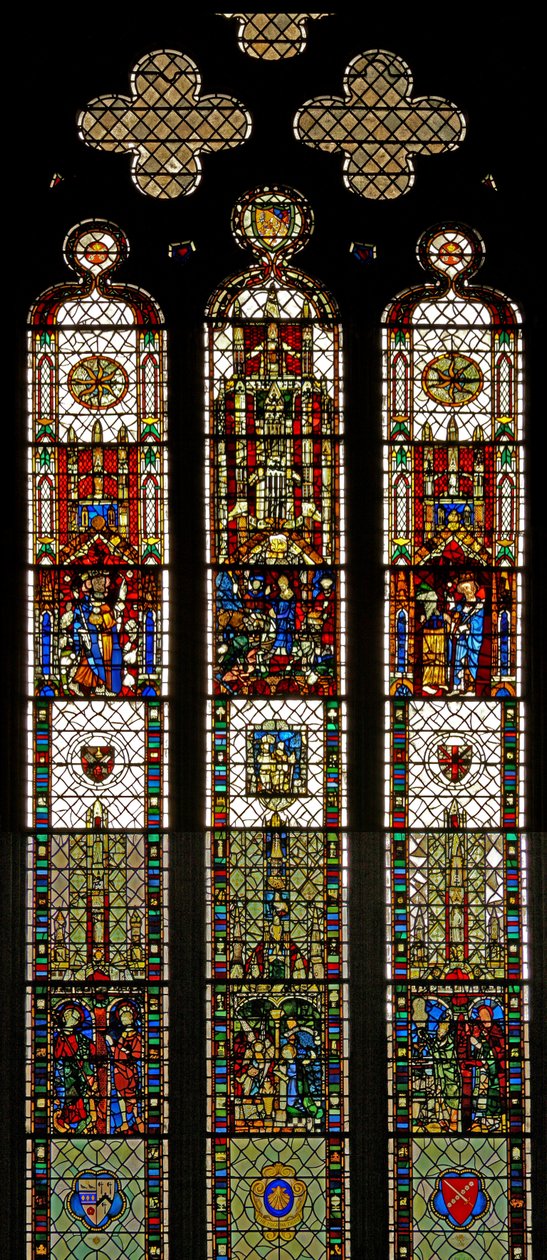 Vindue w31 viser et sammensat vindue med St. Edmund, St. William, St. George, Bebudelse, tilbedelse af Magi af English School