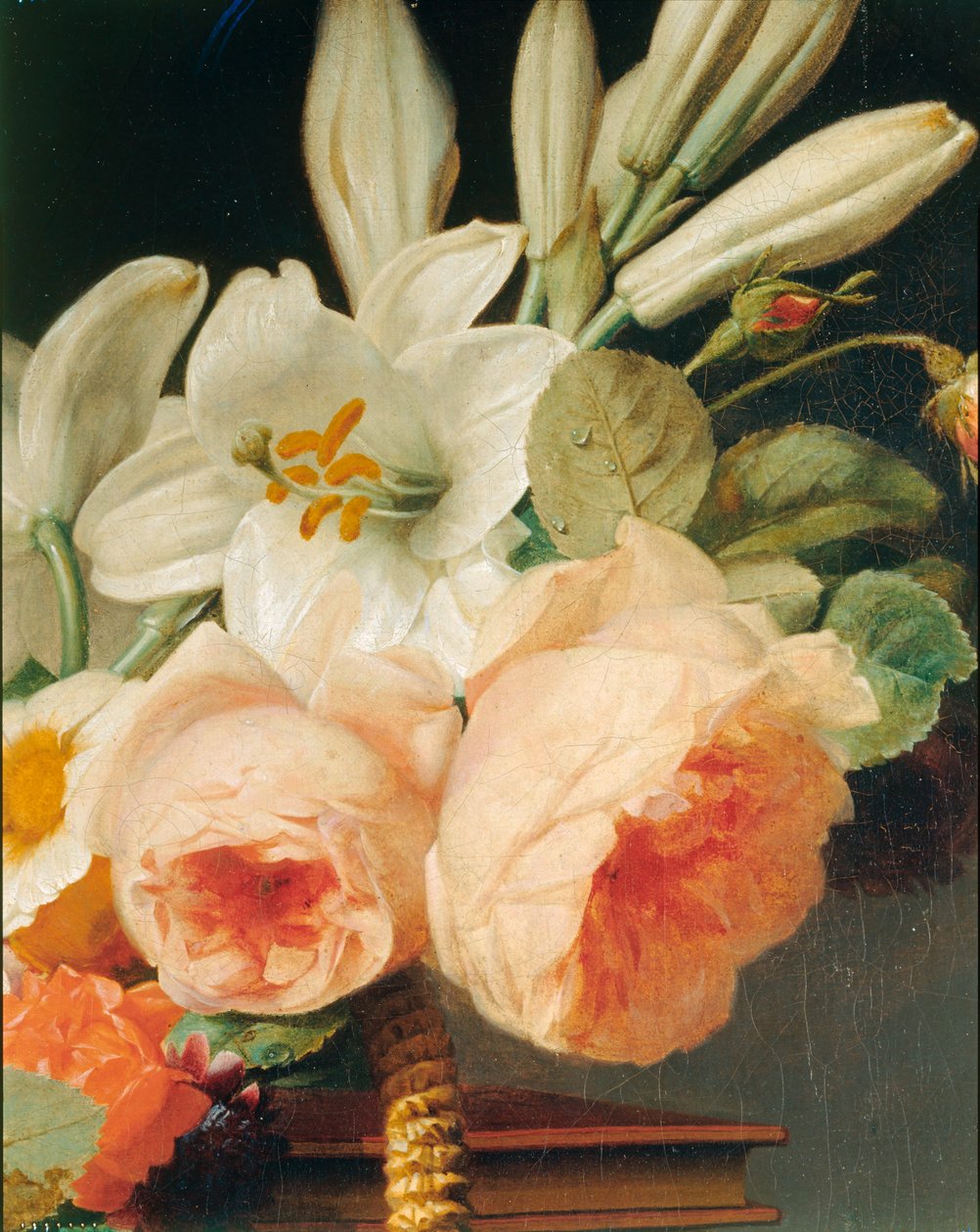 Buket med liljer og roser i en kurv lagt på en ... af Erich Lessing