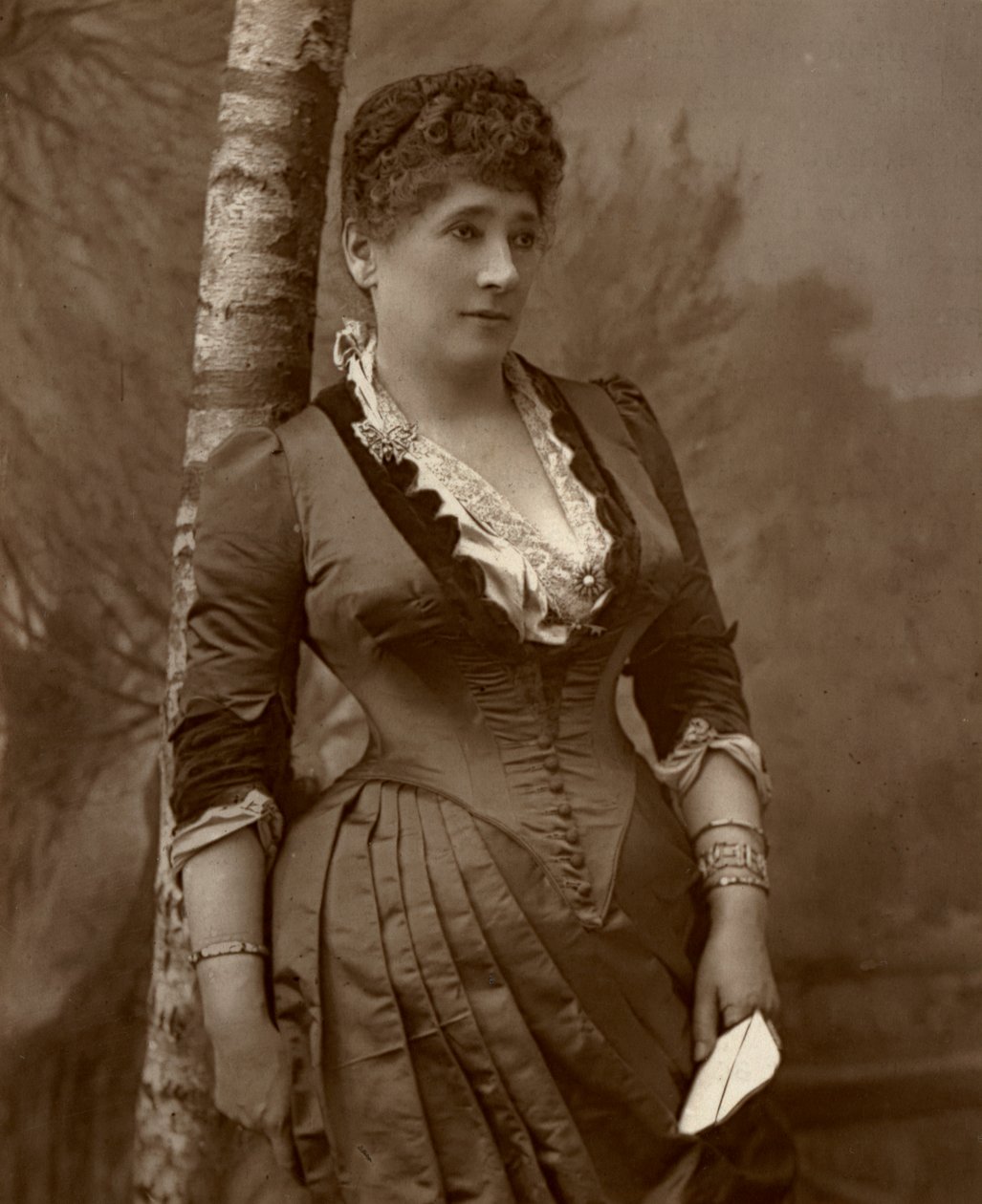 Mrs John Wood, britisk skuespillerinde og teaterchef, 1888. af Ernest Barraud