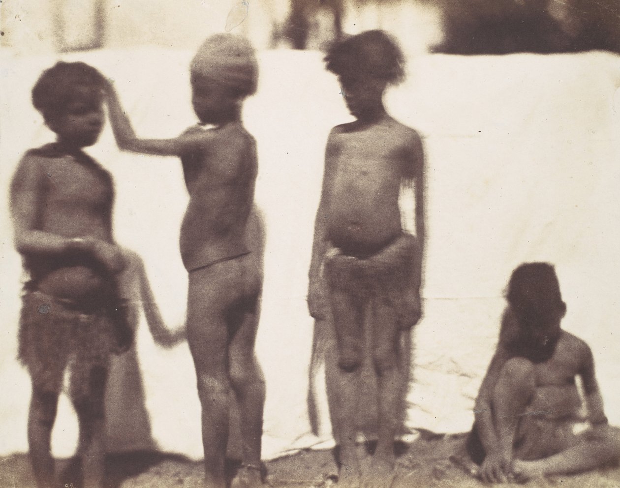 [Børn fra landsbyen Kalabshah, Nubia], 1852. af Ernest Benecke