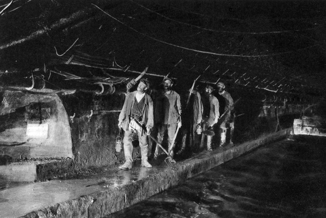 Kloakrensere i Main Sewer, Paris, 1931 af Ernest Flammarion