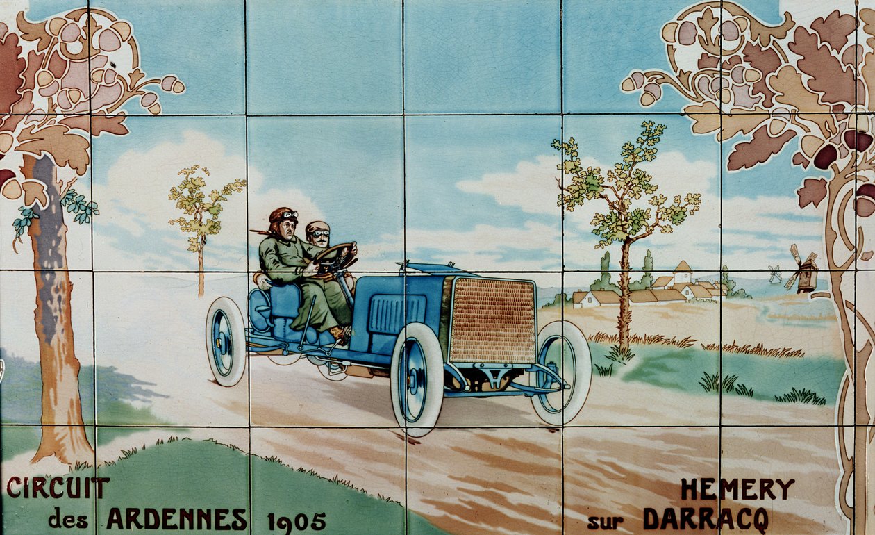 Hemery kører i en Darracq-bil i Circuit des Ardennes i 1905: keramiske fliser fremstillet af Gilardoni Fils et Cie i Paris, efter en tegning af Ernest Montaut (1878-1909). af Ernest Montaut