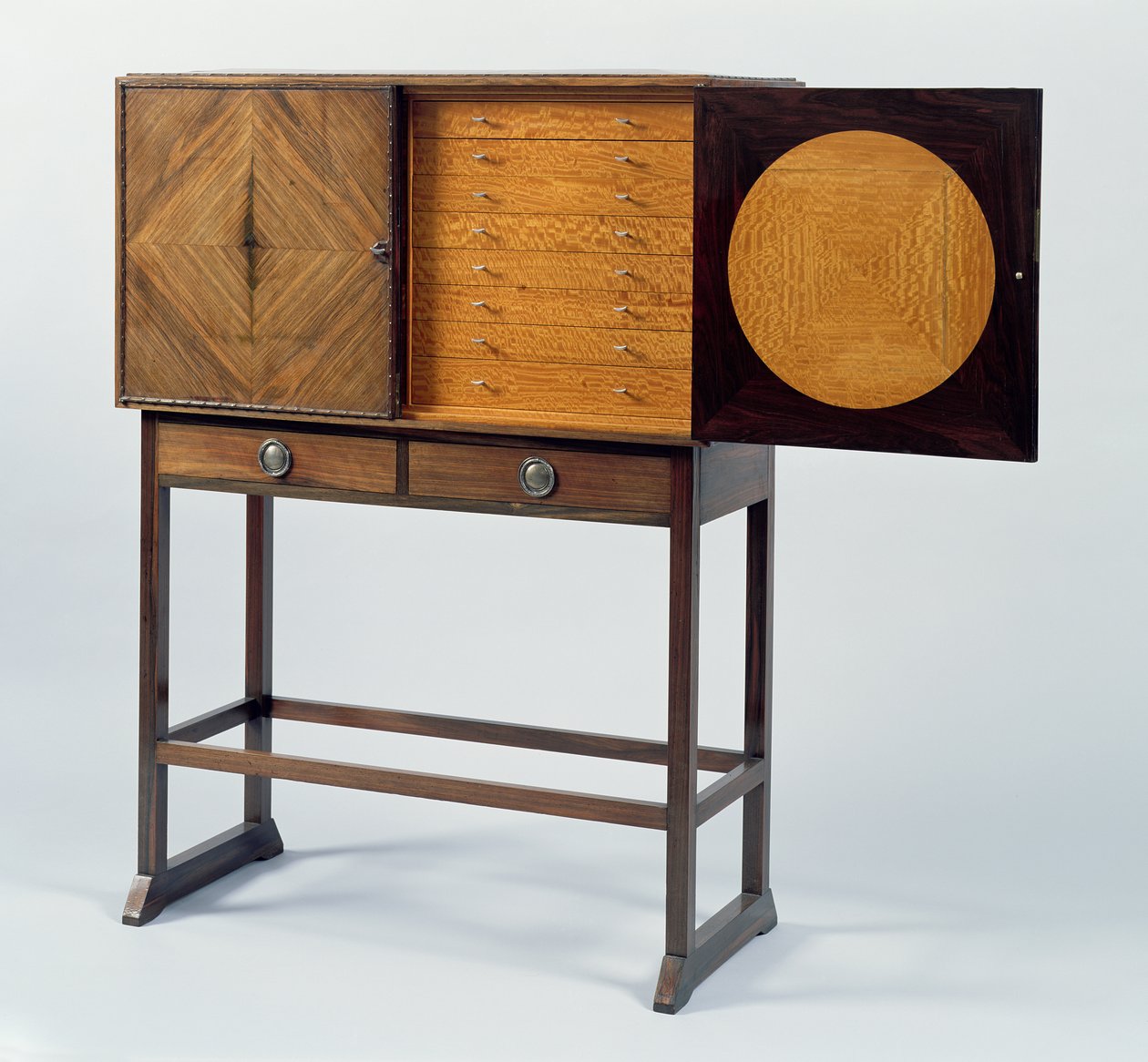 Skab, ca. 1902 (palisander med macassar ibenholt & satintræ finer) (se også 283796) af Ernest William Gimson