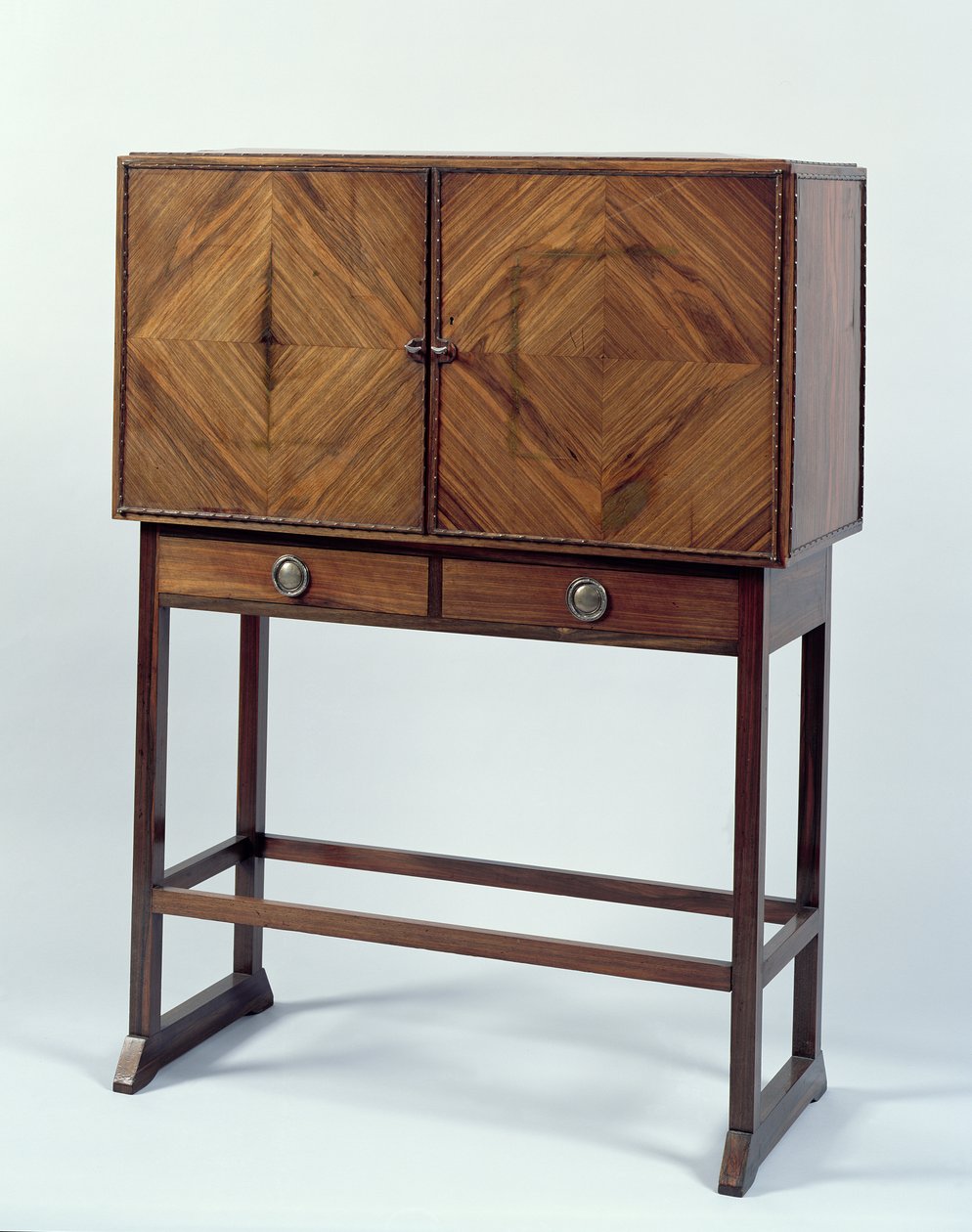 Skab, ca. 1902 (palisander med macassar ibenholt & satintræ finer) (se også 283797) af Ernest William Gimson